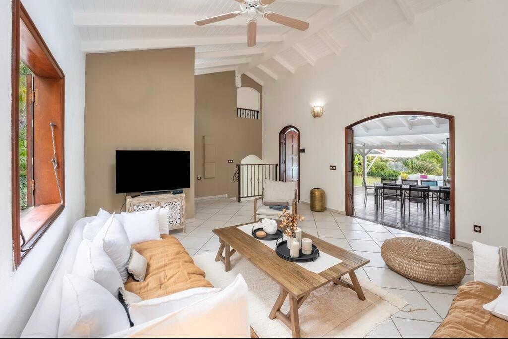 Spacieuse Villa Corossol Avec Piscine Et Jeux Exterieurs Ле-Гозьє Екстер'єр фото